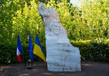 Opening of the monument to T.G. Shevchenko - ukrainian poet at the meeting of Ukrainians in Toulouse, France in honor of Independence Day. 