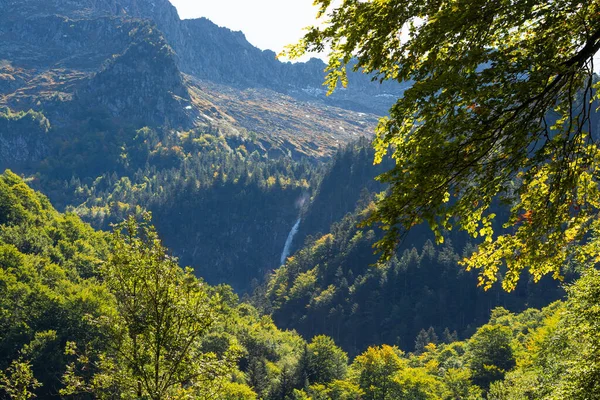 Ars Vattenfall Ett Naturligt Vattenfall Arige Departementet Sydvästra Frankrike Pyrenéerna — Stockfoto