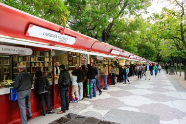 Madrid, İspanya - 30 Eylül 2012: Kitap Fuarı