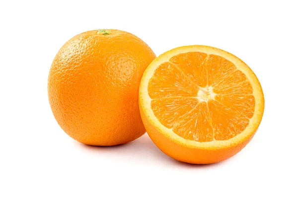 Čerstvý Pomeranč Řezem Poloviny Oranžový Kus Izolované Bílém Pozadí — Stock fotografie