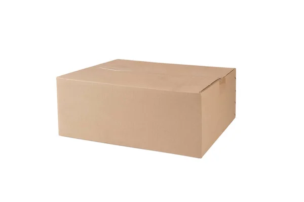 Beyaz Arkaplanda Izole Edilmiş Boş Kahverengi Karton Kutu — Stok fotoğraf