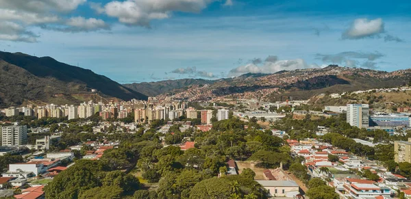 Karakas 'ın panoramik manzarası, şehrin batısı. Venezuela.