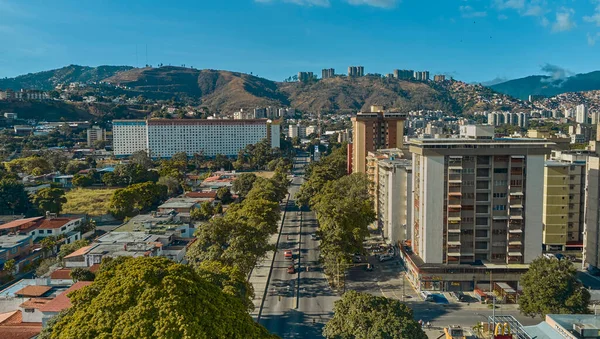 OHiggins Avenue Caracas, západní pohled na město. Venezuela. — Stock fotografie