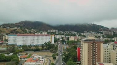 CARACAS, VENEZUELA - Francisco Fajardo otoyolunun havadan çekilmiş fotoğrafı, Caricuao yolu.