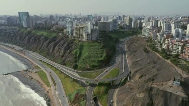 Vista Aérea Armendariz Cuesta Abajo Ciudad Miraflores Arrecife Costa Verde — Vídeos de Stock