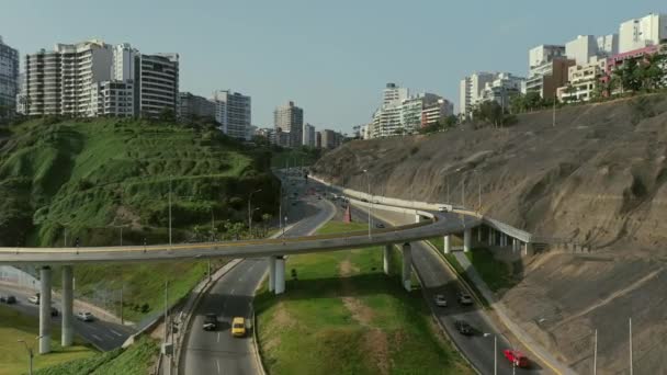 Vista Aérea Armendariz Cuesta Abajo Ciudad Miraflores Arrecife Costa Verde — Vídeos de Stock