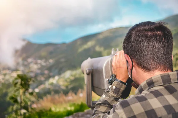 Tourist Using Binoculars Panoramic Telescope Looking City Caracas Observation Point — Stock Photo, Image
