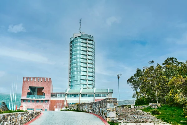 Tourists Enjoying Walk Top Avila Mountain Caracas Humboldt Hotel Background — Stock Photo, Image