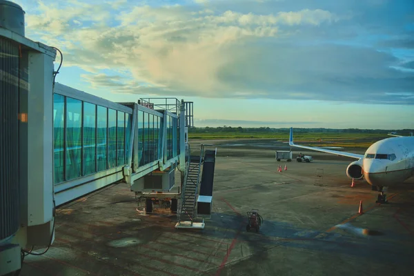 Aviones Estacionados Aeropuerto Ciudad Panamá Por Ventana Puerta —  Fotos de Stock