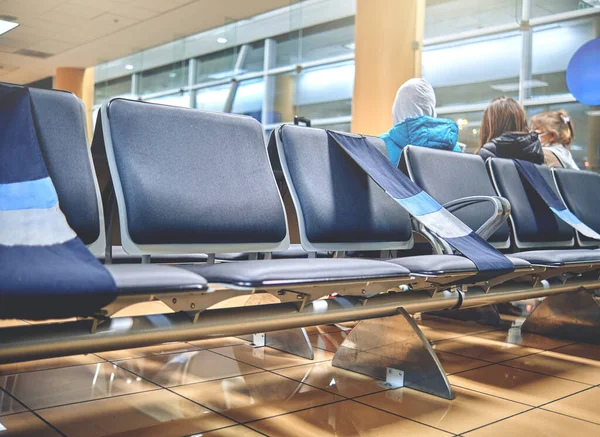 Puste Krzesła Hali Odlotów Lotnisku — Zdjęcie stockowe