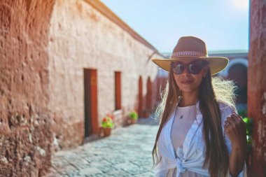 Santa Catalina Manastırı, Convento de Santa Catalina, Arequipa, Peru, Güney Amerika 'yı Keşfeden Genç Turistler