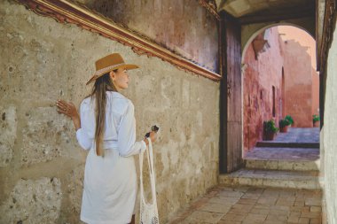 Santa Catalina Manastırı, Convento de Santa Catalina, Arequipa, Peru, Güney Amerika 'yı Keşfeden Genç Turistler