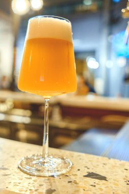 Micro Brew ya da Draft Bira Taps: Bir barda bira fıçıları sıralaması