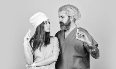 Takım çalışması. Hemşire ve doktor. Kadın ve erkek hastanede çalışıyor. Özel klinik. Sağlık hizmetleri. Tıbbi tedavi. Sağlık çalışanları. Sağlık hizmetleri. Aşı konsepti. Güçlü bağışıklık. Virüs salgını