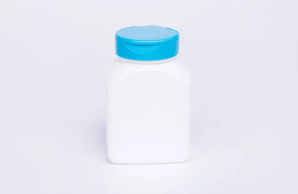 흰 바탕에 분리되어 있는 약병, 비타민 — 스톡 사진