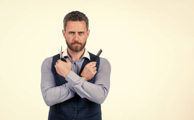 Yakışıklı adam tarak ve berber makası, fotokopi alanı, berber dükkanı