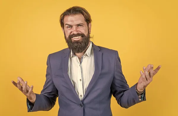 Homem com barba e bigode olhar como homem de negócios ou professor na faculdade ou na escola, moda masculina — Fotografia de Stock