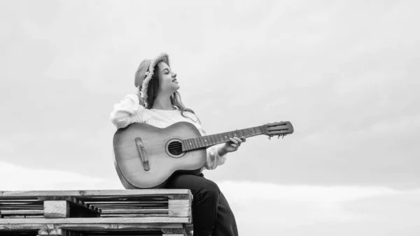 Teen hipster playing on guitar. singer with acoustic guitar. music and art. musical shop. happy girl enjoy the moment. Have Fun on Celebration. kid singing with guitar — Stock Photo, Image