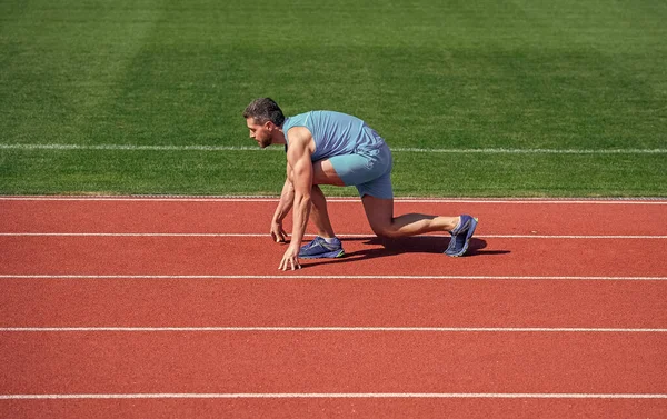 Man löpare jogger kör från början, energi — Stockfoto