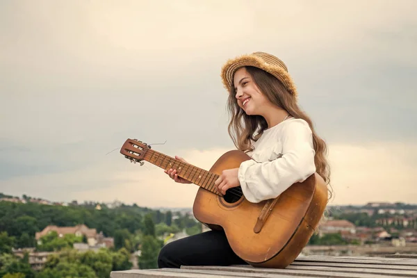Country music concept. kid fashion style. full of inspiration. freedom and success. singer. — Stock Photo, Image