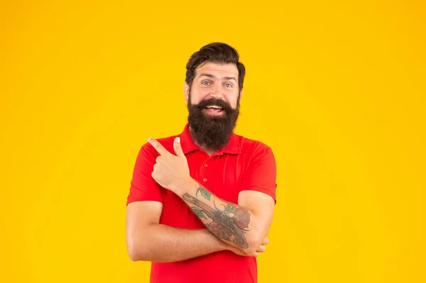 Volwassen hipster met baard. brutale Kaukasische kerel met snor — Stockfoto