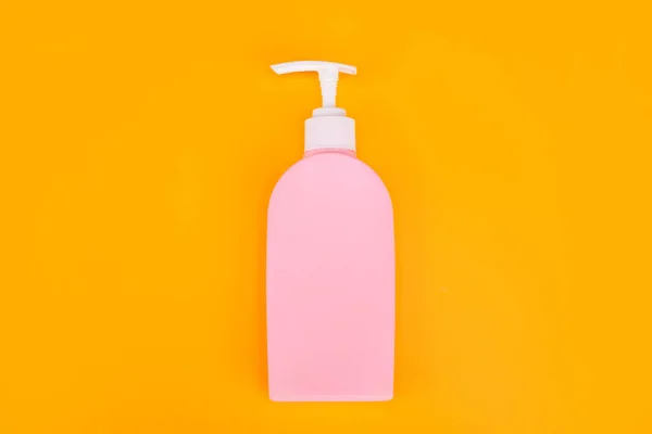 Παρουσίαση του προϊόντος διανομής σαπουνιού. διαφήμιση απολύμανσης χωρίς εμπορικό σήμα. — Φωτογραφία Αρχείου