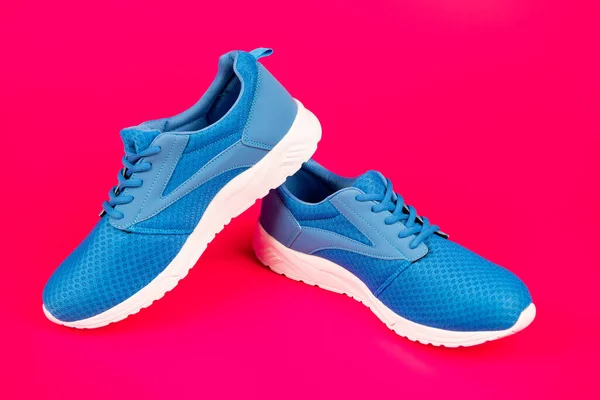 Nákupní koncept. obuv na trénink. atletická obuv pro běh. — Stock fotografie