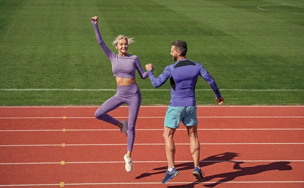 Equipe casal esporte em sportswear pronto para treino, esporte — Fotografia de Stock
