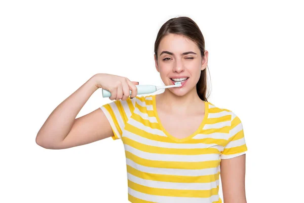 Pozitív fiatal lány fogkefével elszigetelt fehér háttér — Stock Fotó