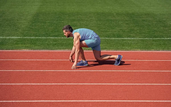 Man löpare jogger kör från början, energi — Stockfoto