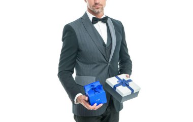 Smokinli iş adamı, beyaz kutulu. Boks günü