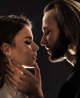 Romantizm, kadın ve erkeğe aşık olan şehvetli çift.