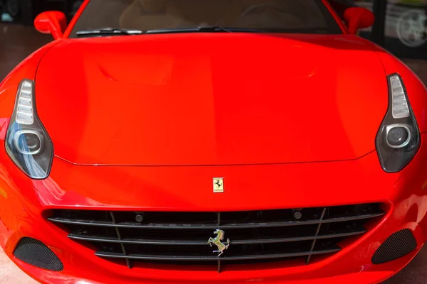 Miami Beach, Florida USA - April 15, 2021: red Ferrari California roadster, front view closeup — Zdjęcie stockowe