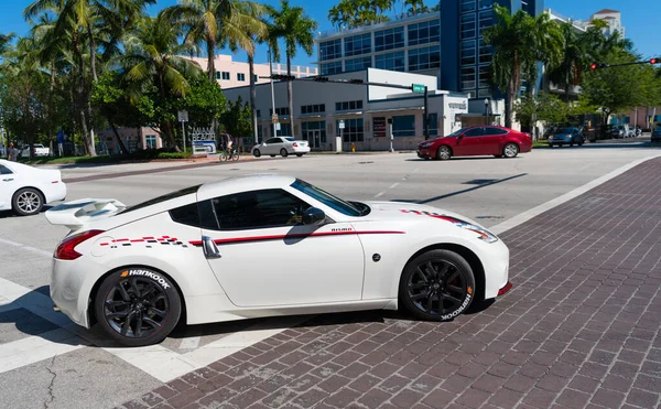 Miami Beach Florida Verenigde Staten April 2021 Witte Nissan Nismo — Stockfoto