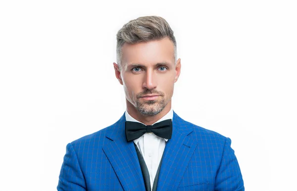 Porträtt Affärsman Blå Smoking Kostym Med Nackbåge Isolerad Vit Bakgrund — Stockfoto