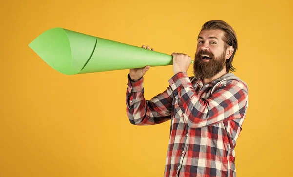 Hipster Mâle Avec Les Cheveux Toilettés Mode Barbe Parler Dans — Photo