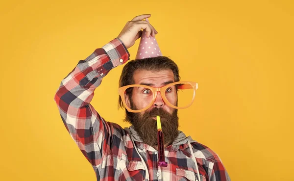 Having Funny Look Bearded Man Celebrate Holiday Anniversary Surprise Him — Stock Photo, Image