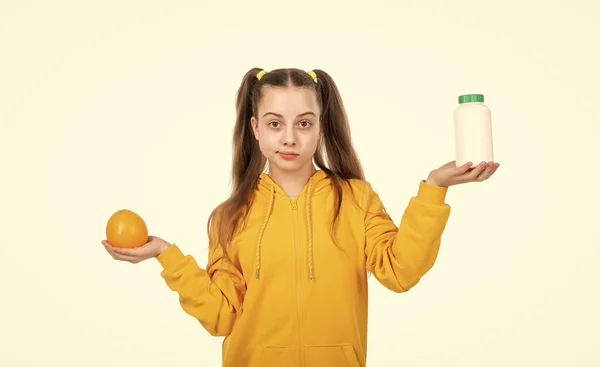Gyerek Választhat Narancs Gyümölcs Vitamin Pirula Üveg Elszigetelt Fehér Kiegészítők — Stock Fotó