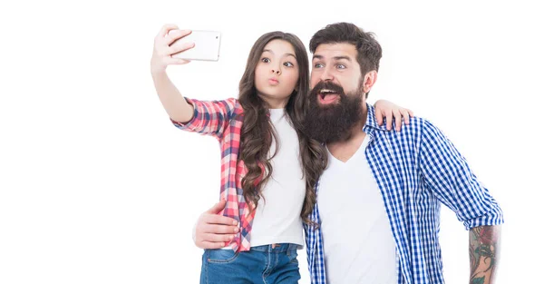 Feliz Família Pai Filha Tomar Auto Retrato Com Celular Câmera — Fotografia de Stock