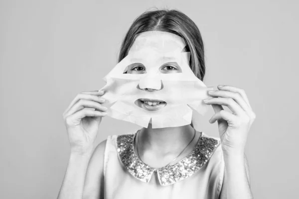 Zdravá Citlivá Pokožka Problémy Kůží Dospívajících Puberťačka Používá Masku Šťastné — Stock fotografie