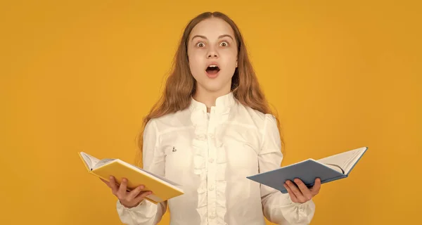 Schülerin Mit Copybook Teenager Mädchen Mit Notizbuch Zurück Zur Schule — Stockfoto