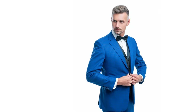 Guapo Hombre Negocios Traje Esmoquin Azul Con Lazo Cuello Aislado —  Fotos de Stock