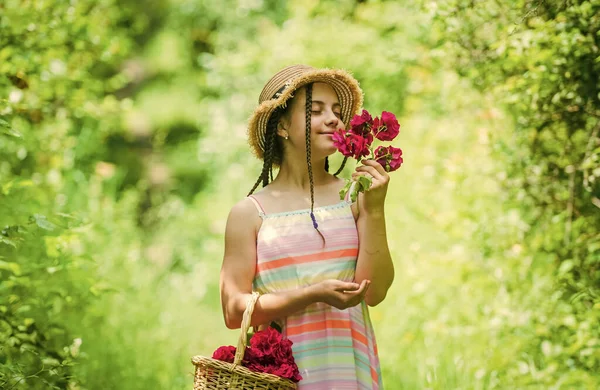 Illat Tavaszi Gyerek Divat Rózsa Virágos Lány Zöld Természet Gyűjtsd — Stock Fotó