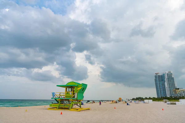 Miami Beach Florida Abril 2021 Torre Salvavidas Verde Verano Playa — Foto de Stock