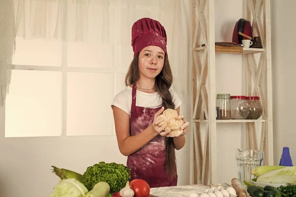 Ung Bagare Som Lagar Mat Köket Matlagning Mat Till Middag — Stockfoto