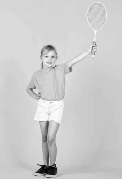 Щаслива Дитина Тенісним Ракеткою Тренувань Спортивна Гра — стокове фото