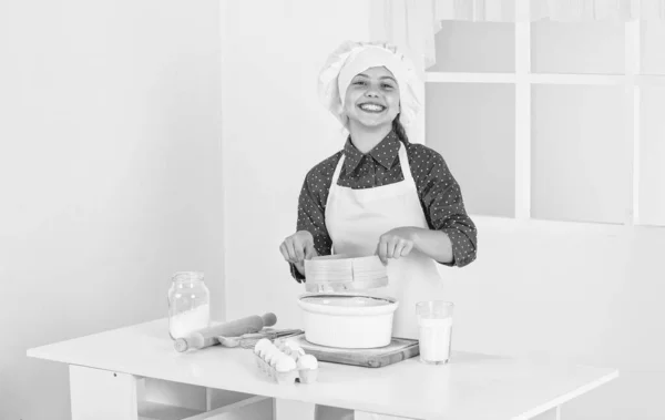 Glückliches Kind Bereitet Teig Küche Bäckerei — Stockfoto