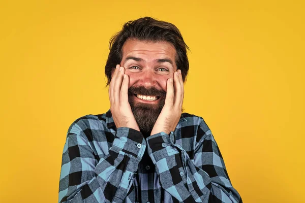 Щасливий Жорстокий Чоловік Картатій Сорочці Має Довгу Бороду Щастя — стокове фото