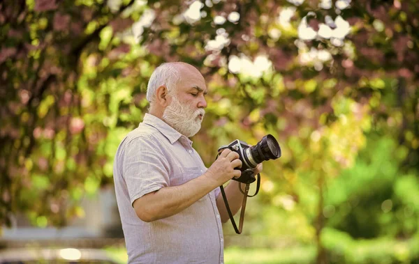 Cameraman Outdoors Photographer Shooting Nature Creating Memories Lifetime Emotions Photos — Stock Photo, Image