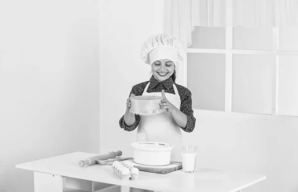 Criança Feliz Cozinha Cozinhar — Fotografia de Stock